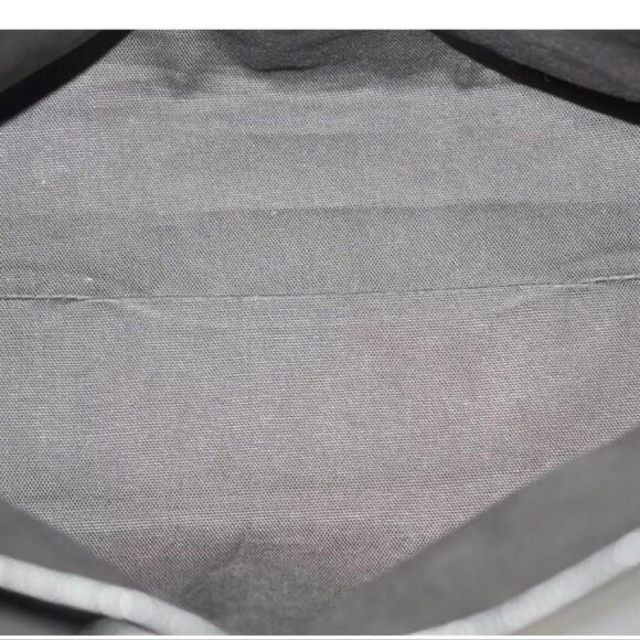 BURBERRY Silver House Check Canvas Tote Medium in Box in Great Condition - Picture 13 of 13